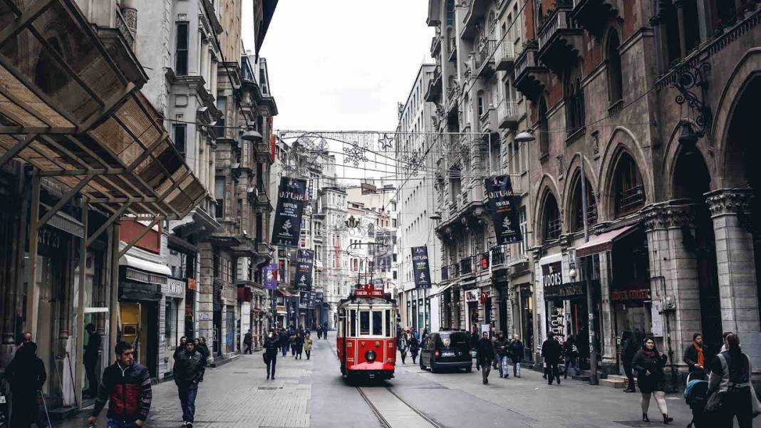 Beyoğlu'nun ismindeki "Bey" ve "Oğlu" Kim? - Resim: 10